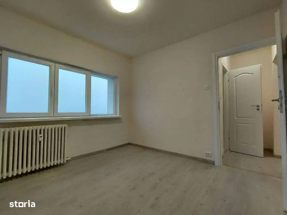 Apartament 3 camere, etaj 9, vedere liberă