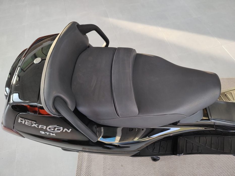 Scuter Piaggio Hexagon 250 scooter