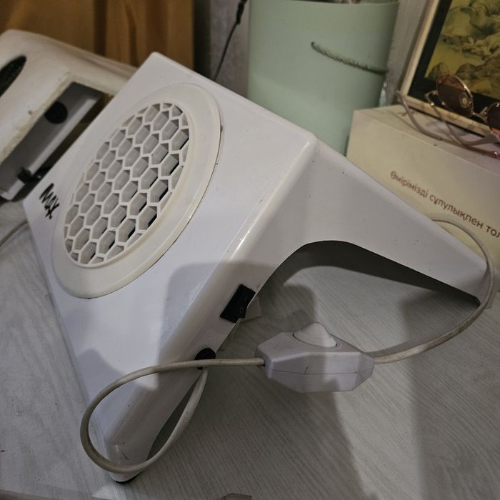 Продам вытяжку  MAX б/у срочно