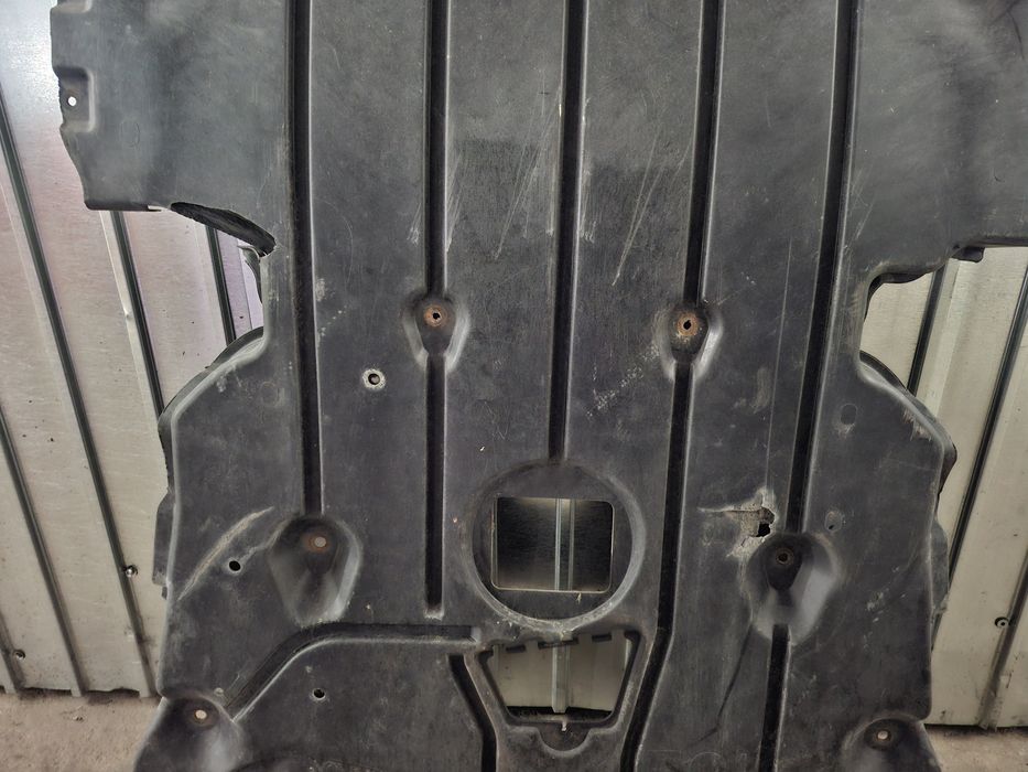 Scut motor Original BMW E81 E82 E87 pentru bara M