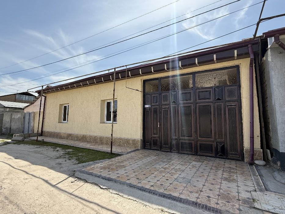 Uy sotiladi hovli 7sotxli obmen bor