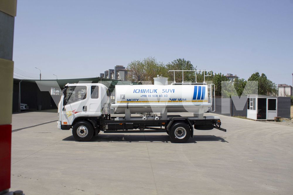 Водовоз питьевой воды FAW Tiger V (6 м³)