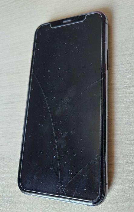 Iphone 11 Pro 256 GB si huse