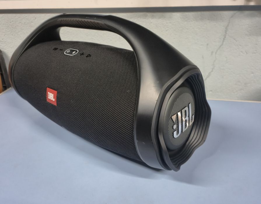 Продам  JBL boombox 2