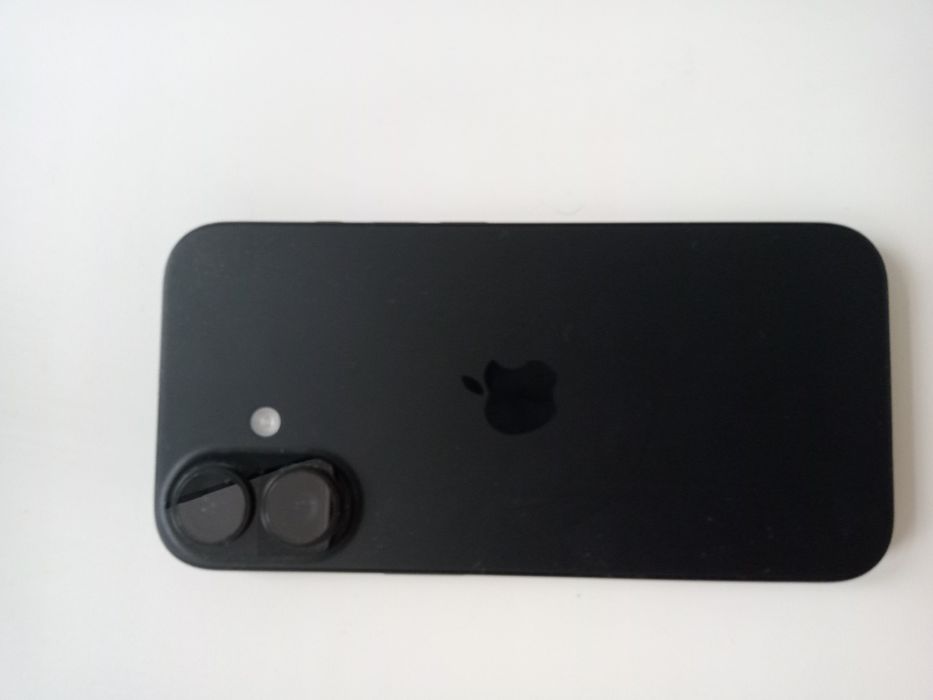 iPhone 16 черный цвет