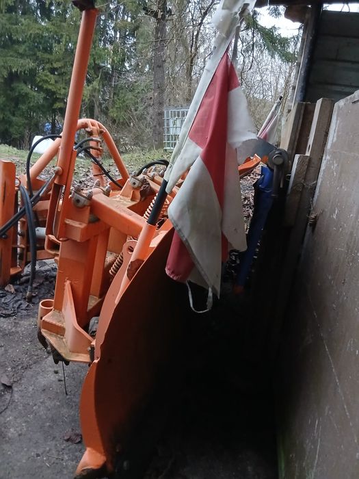 Lamă înpins zăpada