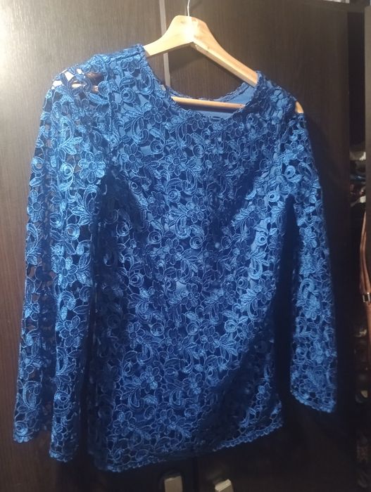 Bluza dama , culoare albastru cu dantelă