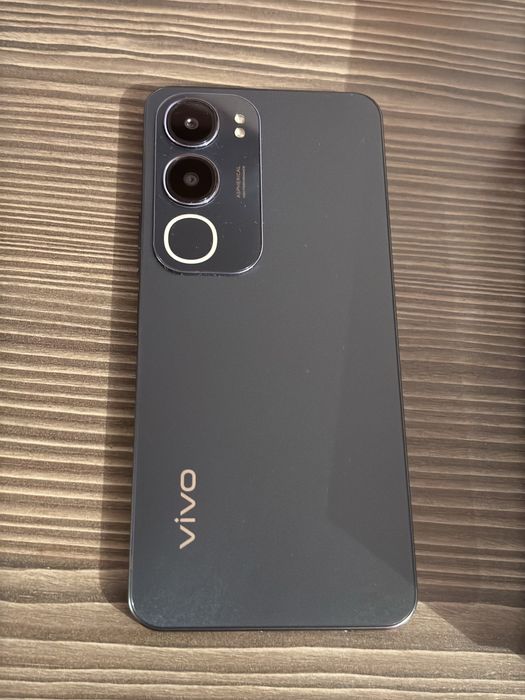 Продам телефон Vivo Y19s
