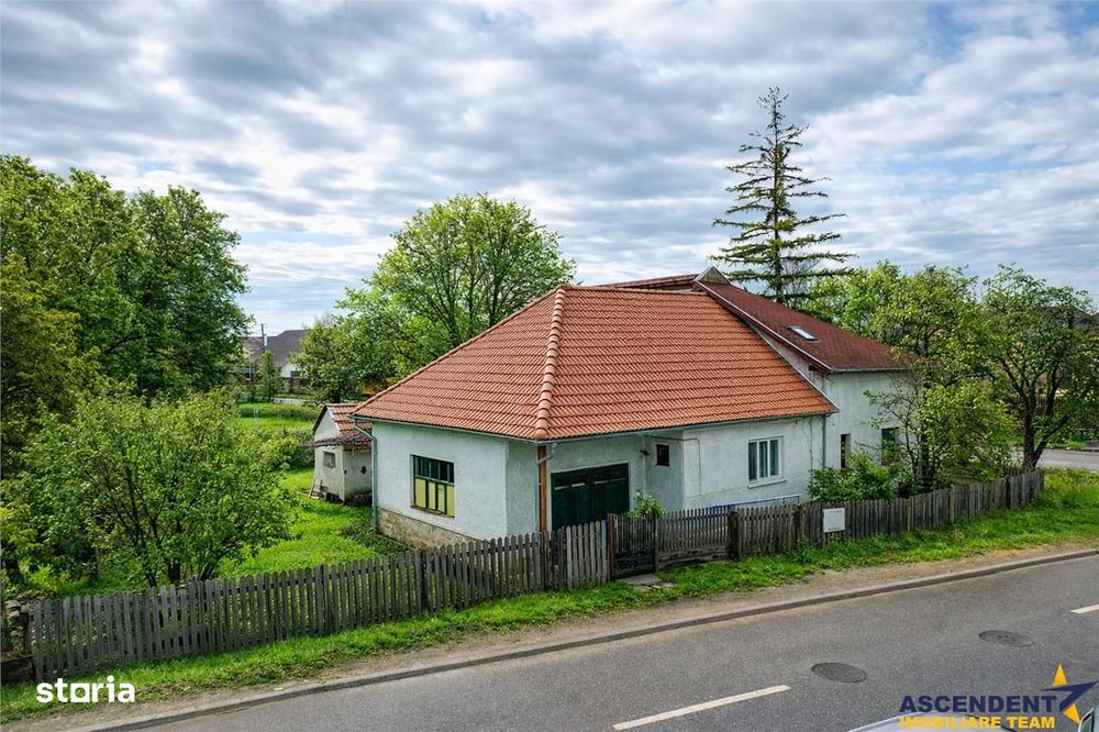 Casa traditionala, cu 709 mp teren intravilan zona apreciabila, Sfantu