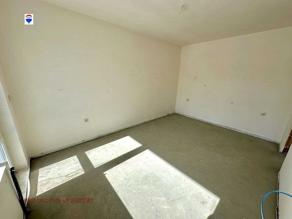 Продава се Тристаен апартамент в Русе, Център - 134 кв.м за 784 €/кв.м - Снимка #5