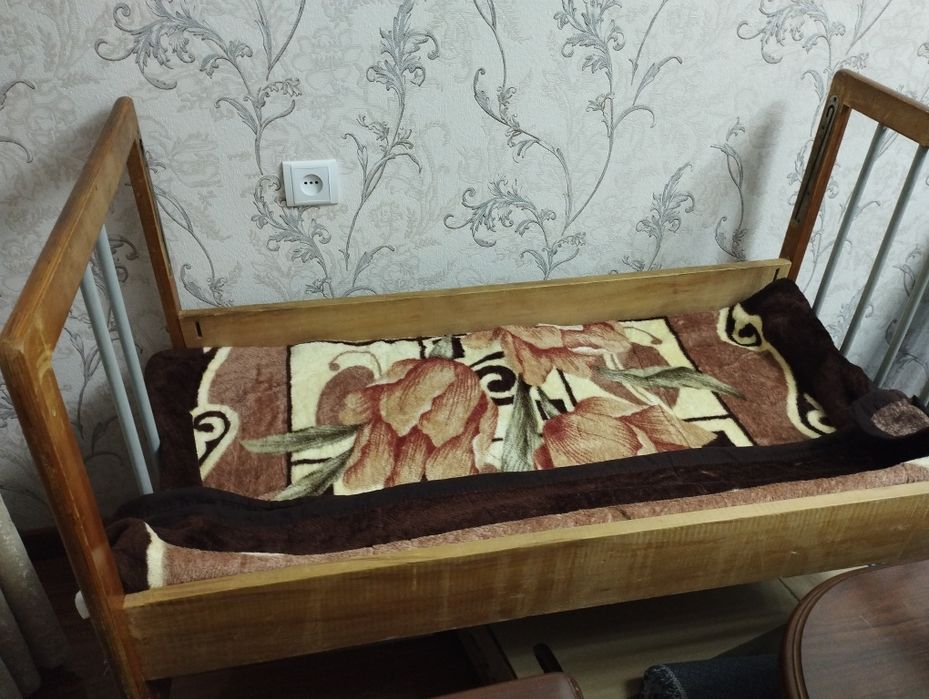 Детская кроватка