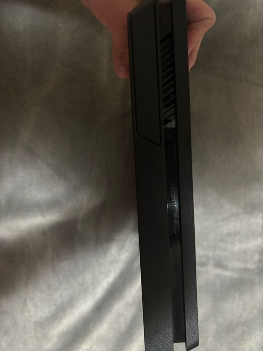 Vand ps4 slim 825 gb