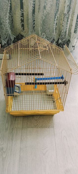 Продам клетку для попугаев