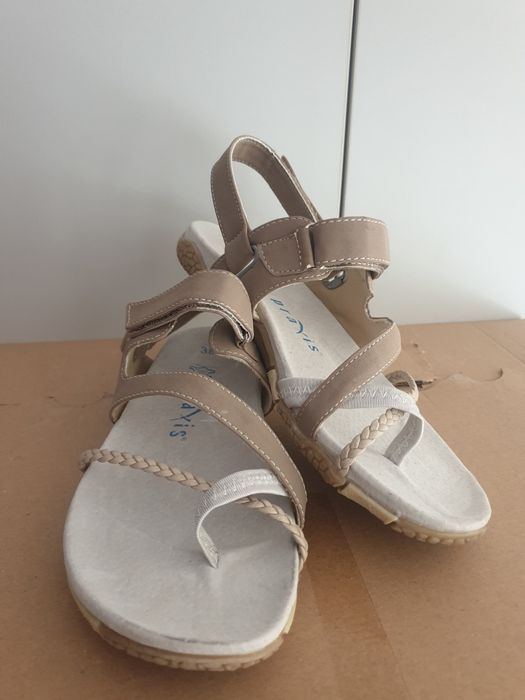 Sandale marimea 38