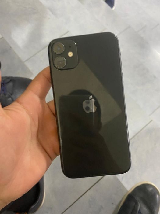 Продам айфон 11