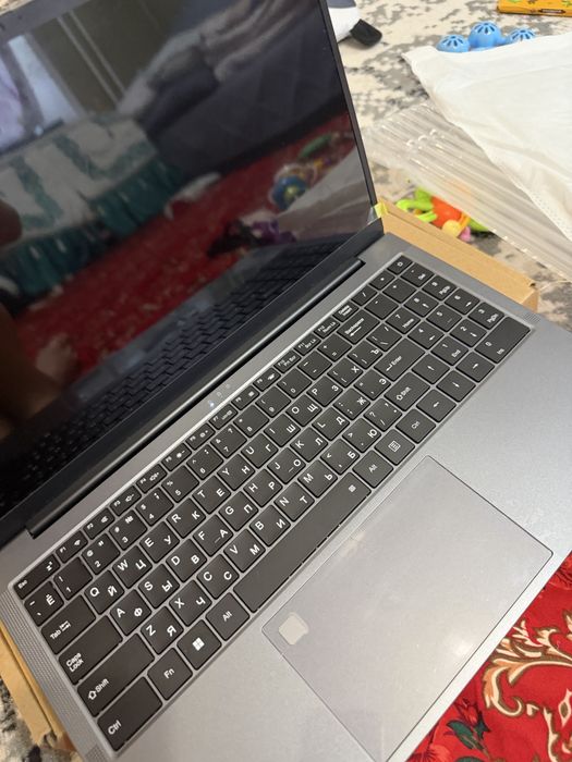 HYDRA Razor 15.6  Win 11