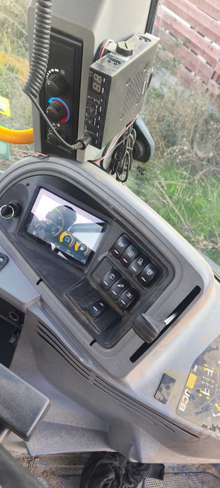 Vând buldoexcavator jcb 3cx