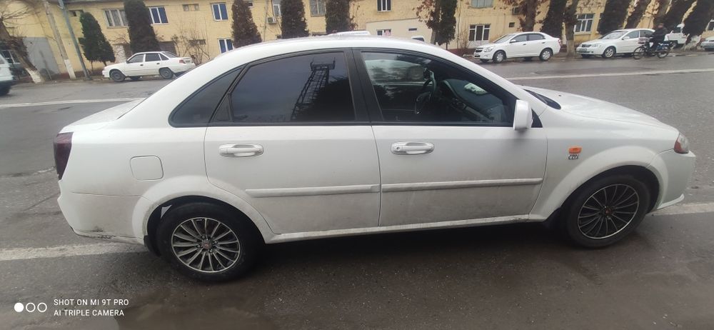 Lasetti jentra qilingan