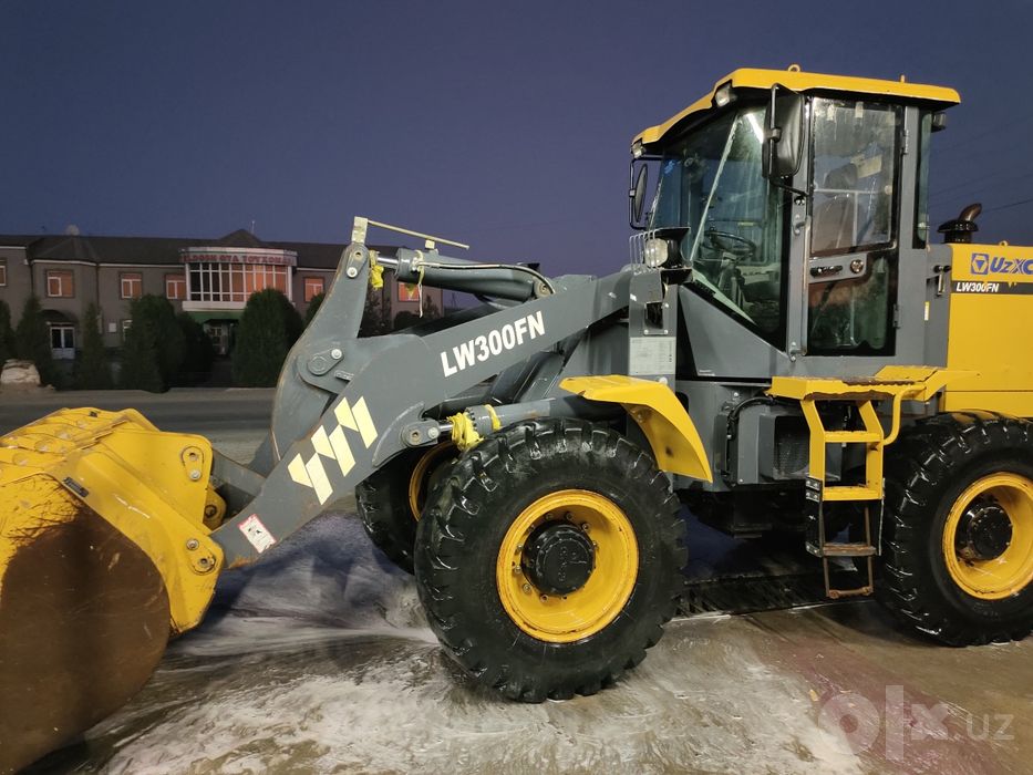 Погрузчик XCMG LW300FN