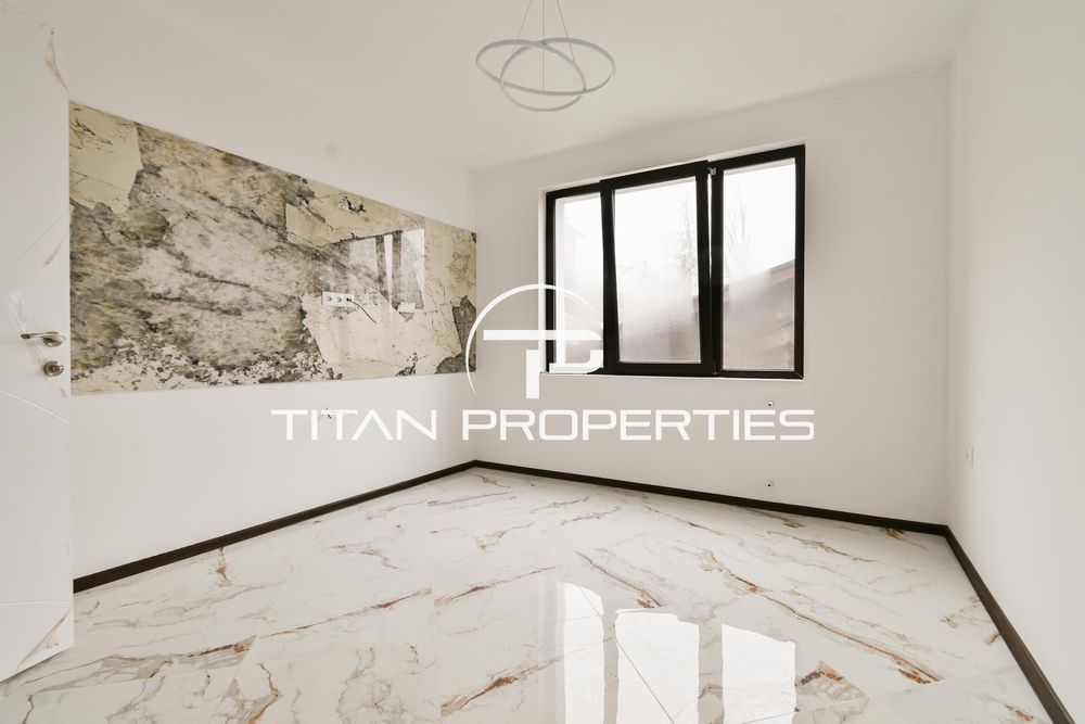 Тристаен за продажба в м-т Гърдова глава