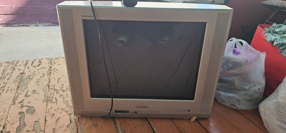 Продам тв Daewoo