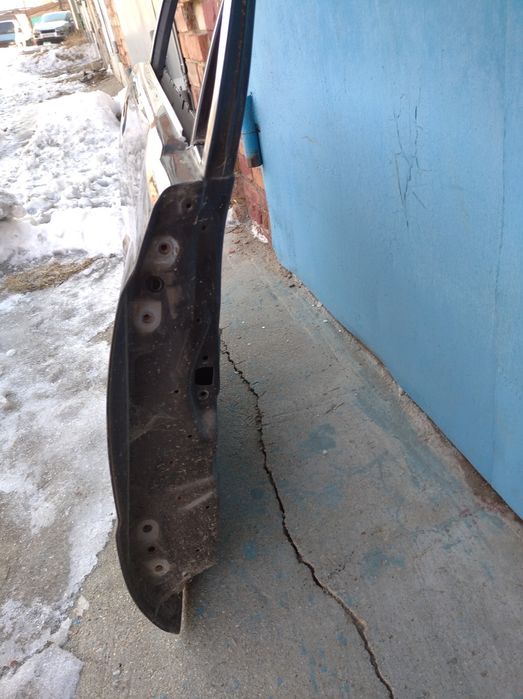 Продам дверь на Toyota HIGHLANDER