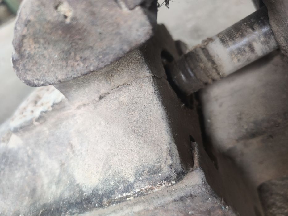 Продам советские тиски