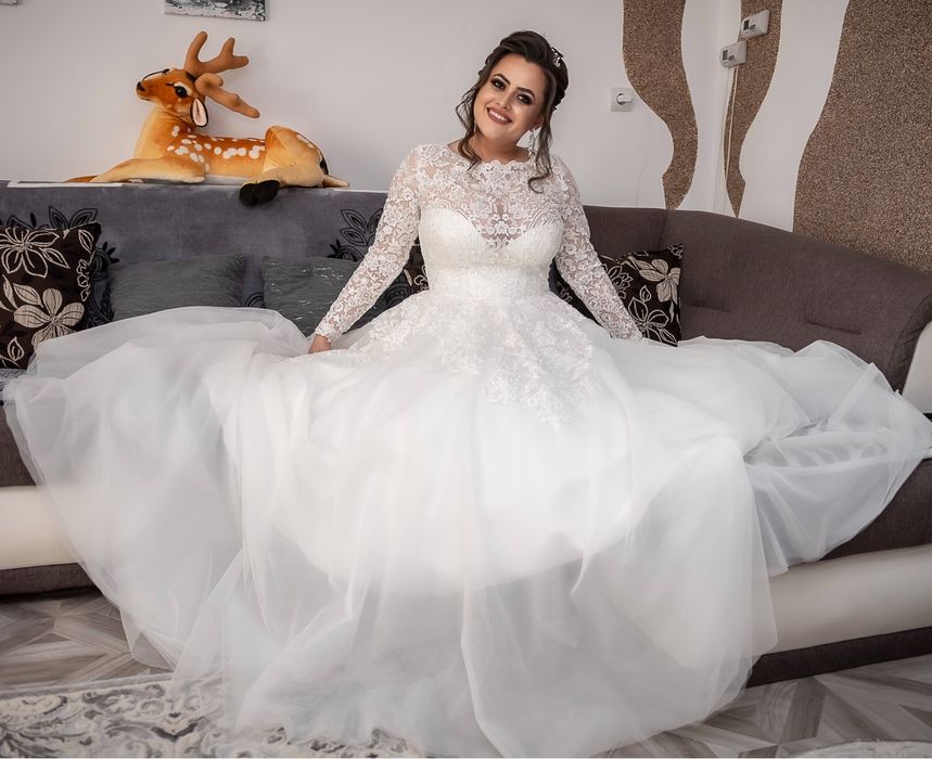 Rochie de mireasa in stare foarte buna,curatata profesional!!