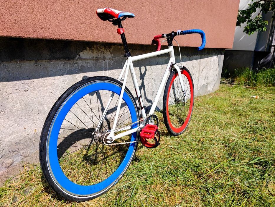 DRAG Stereo Fixie – с венец от всяка страна на задното колело