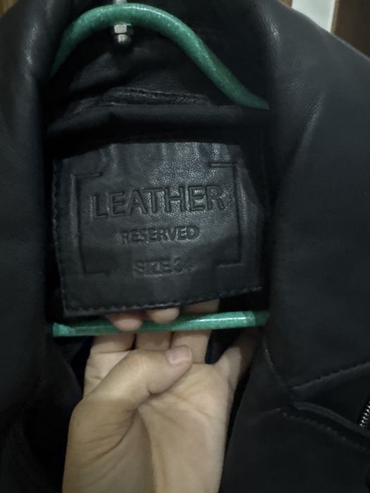 Продам женскую кожаную куртку