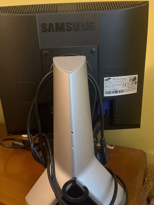 Monitor PC Samsung syncMaster710N