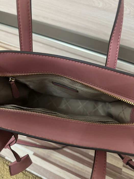 Продам оригинальную сумка Michael Kors