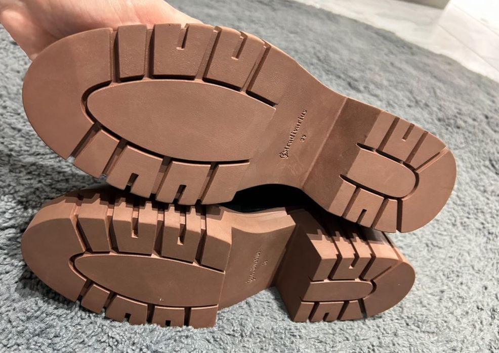 Боти Stradivarius 39 номер