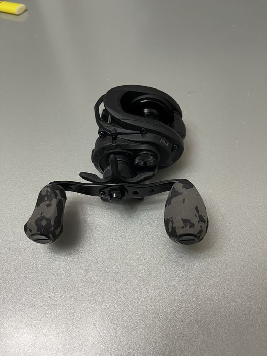 Mulineta baitcasting abu garcia max black ops