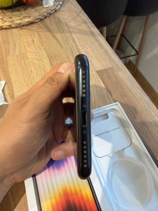iPhone SE (2022), 64GB, Midnight