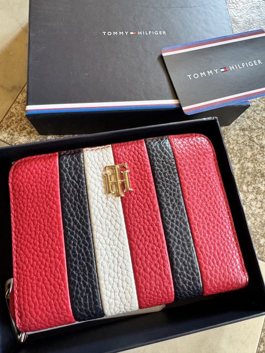 Tommy Hilfiger оригинален портфейл, червен, като НОВ
