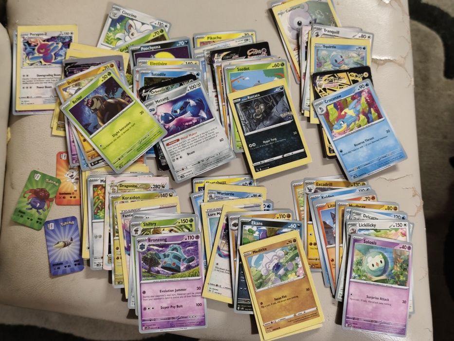 Оригинални  Pokemon карти 69 броя