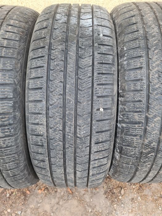 4 бр. всесезонни гуми 235/55/18 Vredestein DOT 5116 2x6 mm 2x5 mm