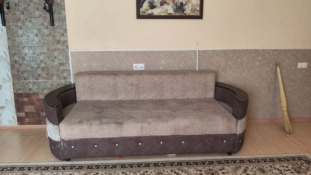 Срочно отдам диван бесплатно