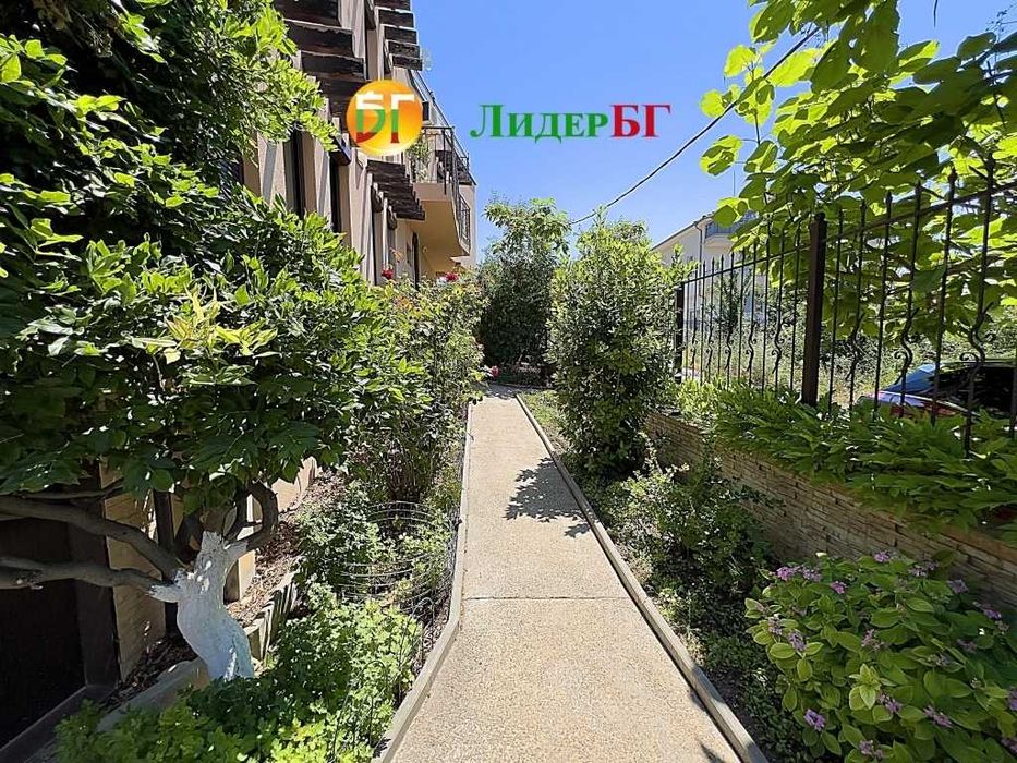 Продава се Къща в Свети Влас - 329 кв.м за 1049 €/кв.м - Снимка #1