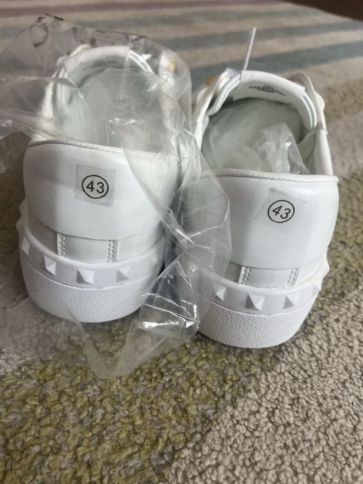 Valentino Garavani Rockstud Untitled обувки