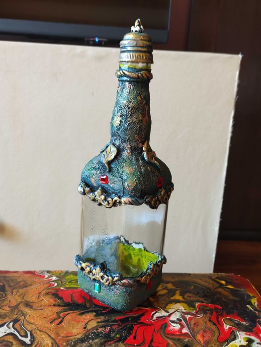 Ръчно рисувани чаши и свещник