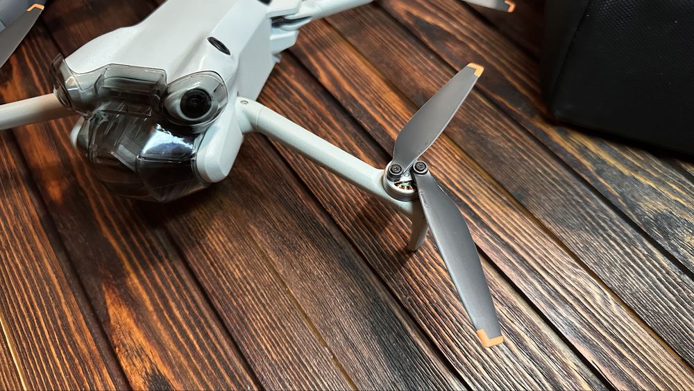 Дрон DJI Mini 4 Pro Fly More Combo + RC 2