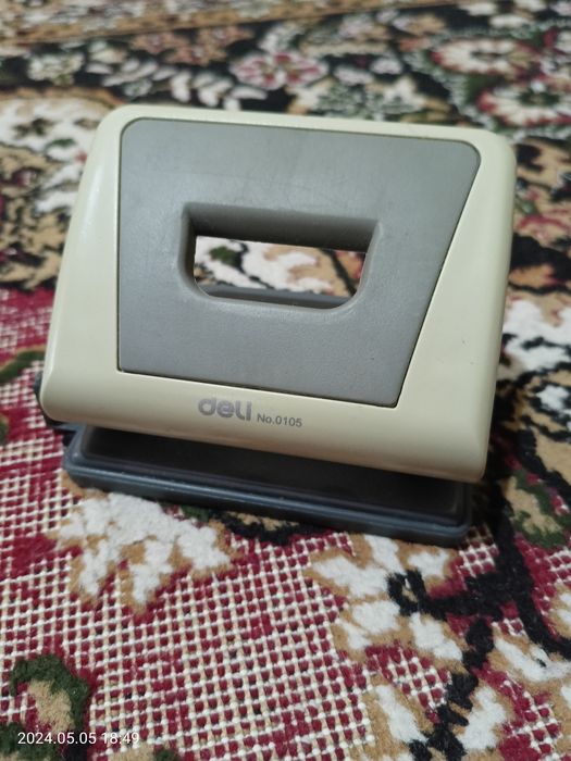 Deli qogʻoz teshgich