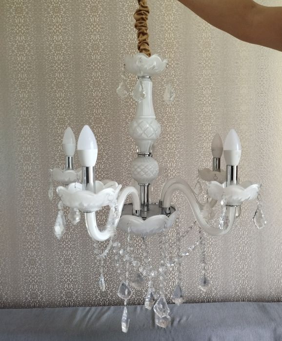 Люстра потолочная, подвесная.