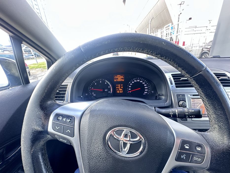Toyota Avensis  комби дизел 2012 г.