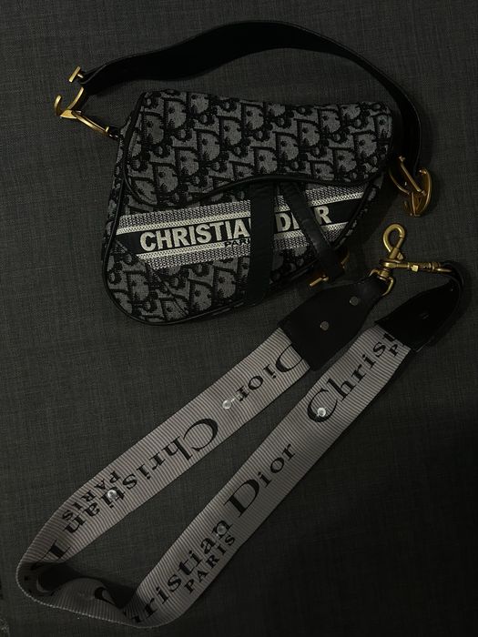 Продавам дамска чанта в перфектно състояние.