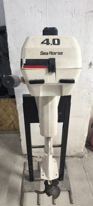 Barca gonflabila cu Motor Johnson 4hp 2T