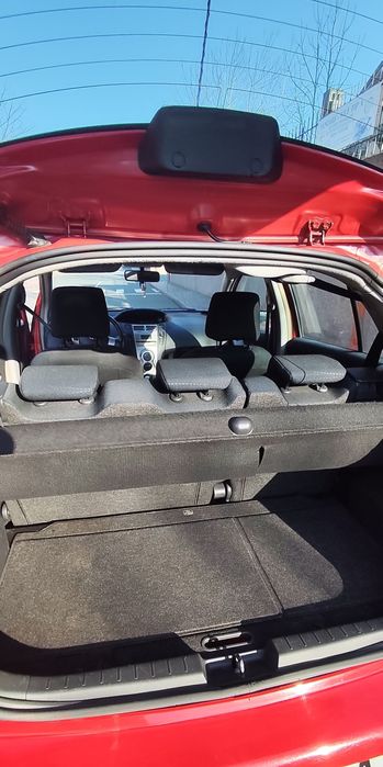 Toyota Yaris 1.3 Benzină SOL/Full – 127K km reali – cumpărată de nouă