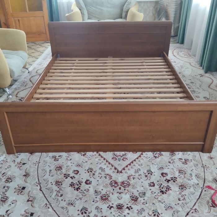 Кровать двуспальная